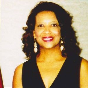 Meet your Posher, Debi